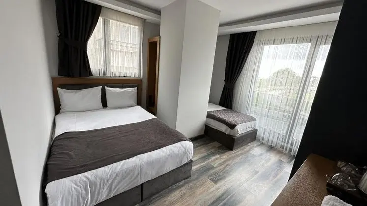 Triple, Deniz Manzaralı, Klimalı