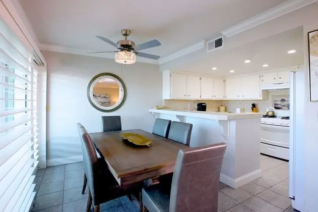 Luxury King-Queen-Sofa (Family Suite) Full Harbor View – Non Pet Friendly