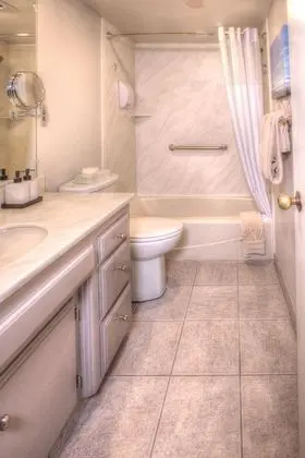 Luxury King-Queen-Sofa (Family Suite) Full Harbor View – Non Pet Friendly