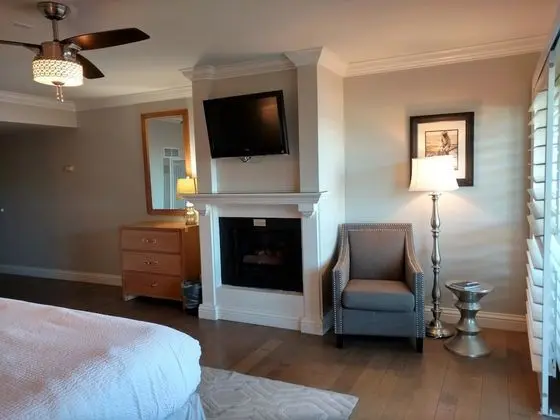 Premium King Fireplace Partial Bay View