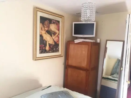 Tek Büyük Yataklı Oda, Ortak Banyo