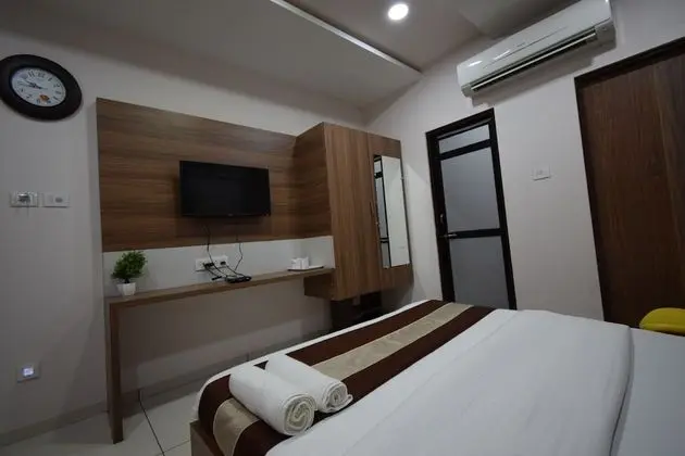 Deluxe Ac Rooms