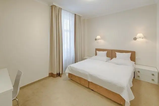 Standard Tek Büyük Yataklı Oda, Avlu Manzaralı