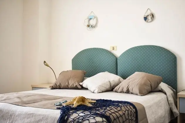 Tek Büyük veya İki Ayrı Yataklı Oda, Balkon