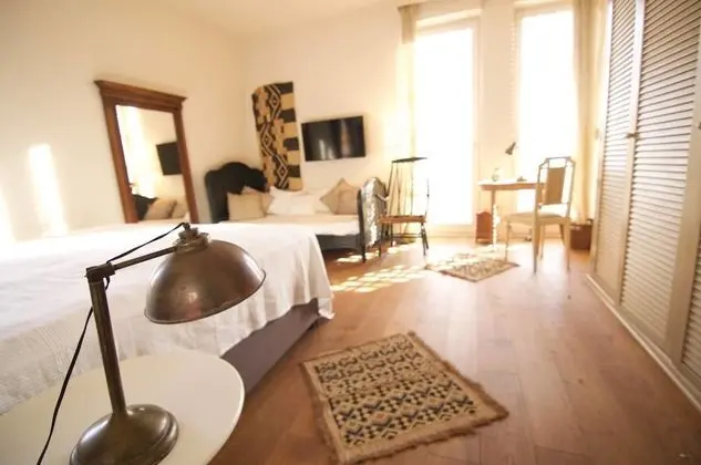 Tek Büyük Yataklı Oda, Bahçe Manzaralı (East Wing)