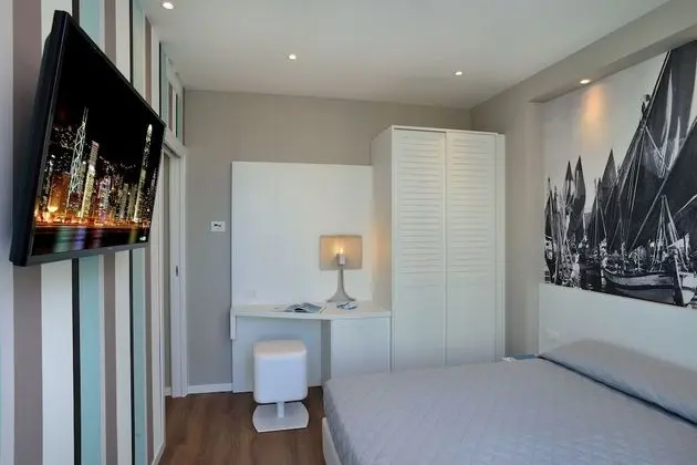 Junior Süit, Balkon