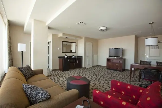 Executive Süit, Jakuzi (2 Queens and 1 Sofa Bed)