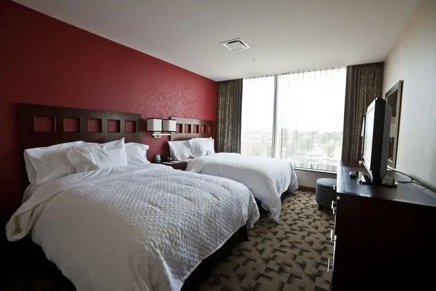 Executive Süit, Köşe (2 Queens Beds, 1 Sofa Bed)
