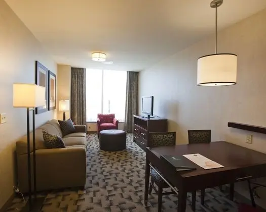 Executive Süit, Köşe (2 Queens Beds, 1 Sofa Bed)