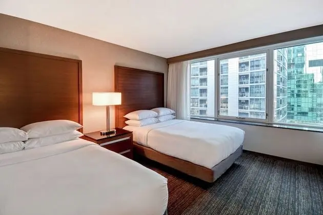 Süit, Birden Çok Yatak, Göl Manzaralı (High Floor)