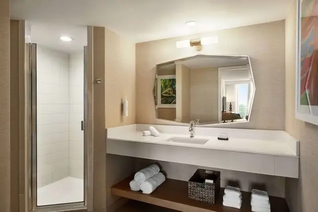 Suite, 1 King Bed, Oceanview, Sit Down Balcony