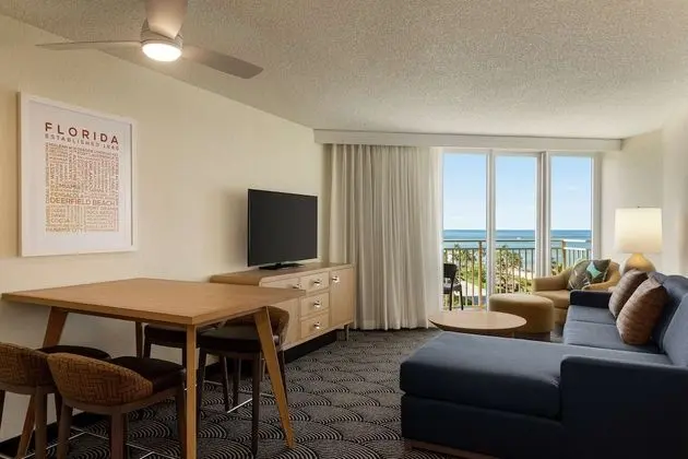 Suite, 1 King Bed, Partial Oceanview, Sit Down Balcony