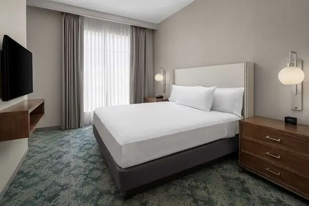 Studio Suite, 1 King Bed, Harbor View, Corner