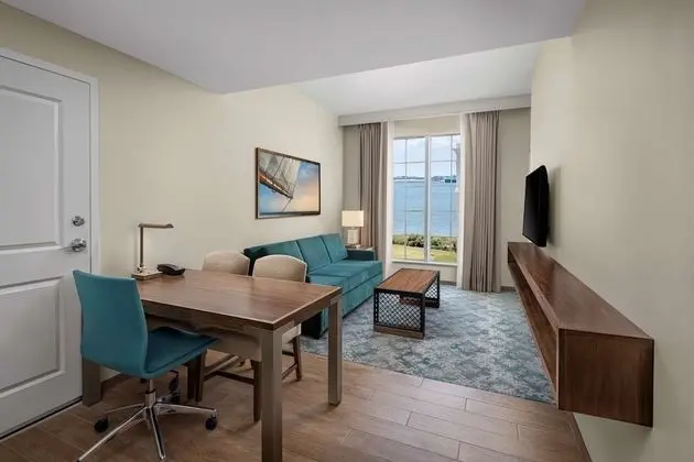 Studio Suite, 1 King Bed, Harbor View, Corner
