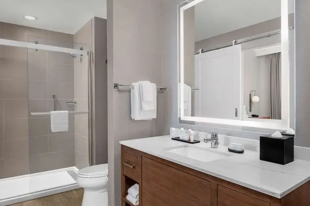 Studio Suite, 1 King Bed, Harbor View, Corner