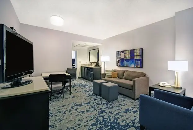 Standard Süit, Sigara İçilmez (2 Double Beds with Sofa Bed)