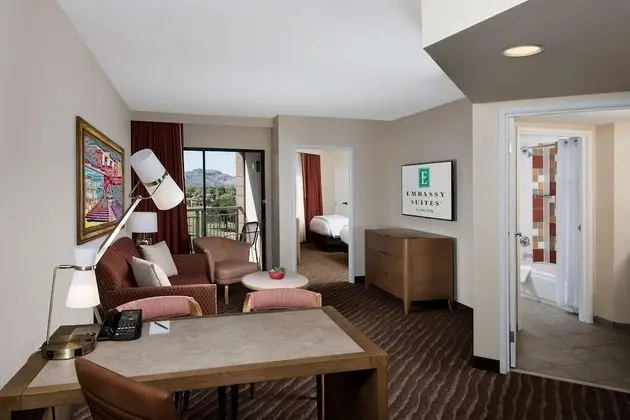 Süit, 2 Çift Kişilik Yatak (Golf/Mountain View)