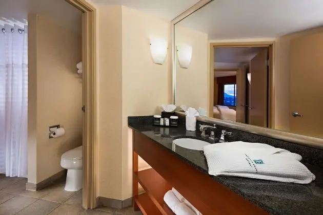 Süit, 2 Çift Kişilik Yatak (Golf/Mountain View)