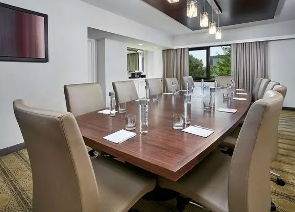 Süit, 2 Büyük (Queen) Boy Yatak (Boardroom)