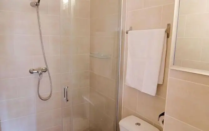 Ortak Ranzalı Oda, Karma Ranzalı Oda, Ortak Banyo (1 bed in room with 6 beds)