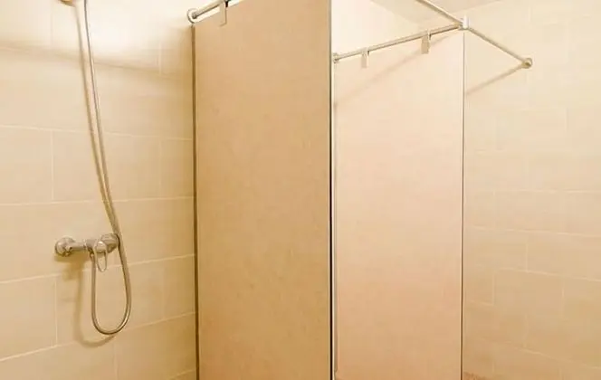 Ortak Ranzalı Oda, Karma Ranzalı Oda, Ortak Banyo (1 bed in room with 6 beds)