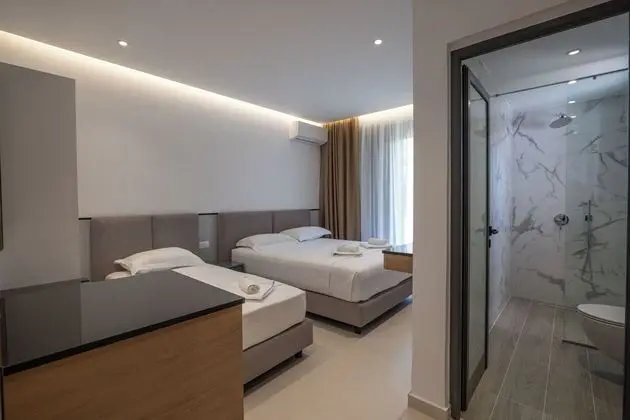 Tek Büyük veya İki Ayrı Yataklı Oda, Bahçe Manzaralı