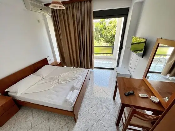 Tek Büyük Yataklı Oda, Dağ Manzaralı