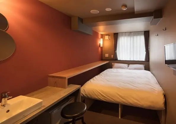 Tek Büyük Yataklı Oda, Ortak Banyo (1 Double Bed)