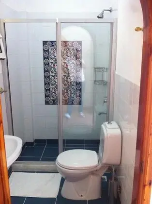 Triple, Bahçe Manzaralı