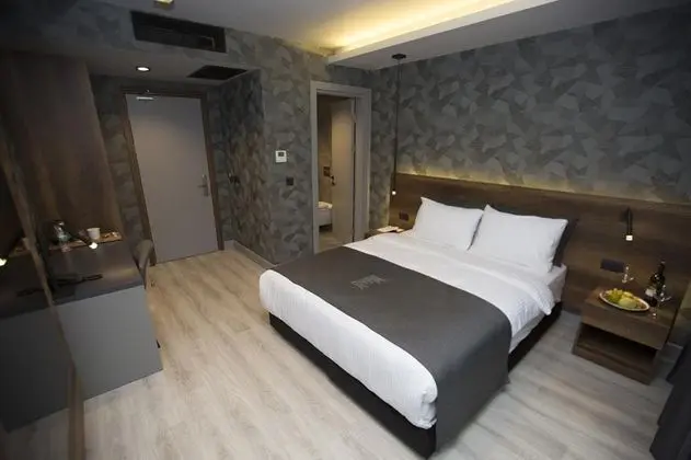 Tek Kişilik, Şehir Manzaralı