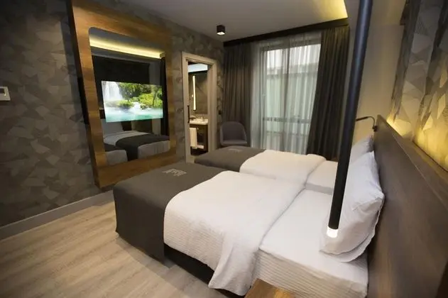 Tek Kişilik, Şehir Manzaralı