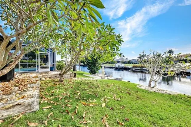 Deluxe Villa, 4 Yatak Odası, Kişiye Özel Havuzlu, Kanal Manzaralı