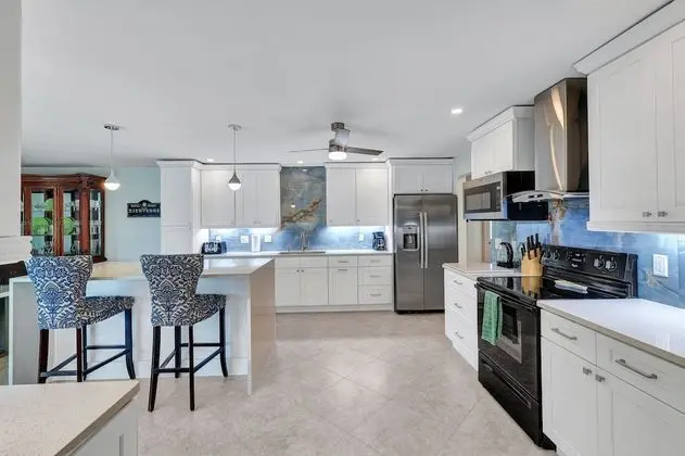 Deluxe Villa, 4 Yatak Odası, Kişiye Özel Havuzlu, Kanal Manzaralı