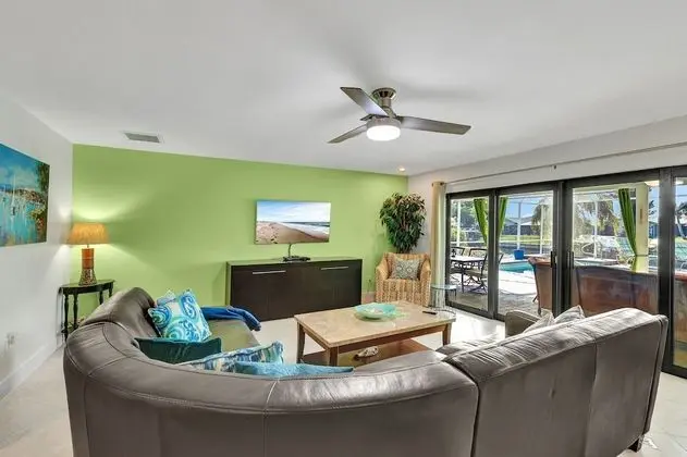 Deluxe Villa, 4 Yatak Odası, Kişiye Özel Havuzlu, Kanal Manzaralı