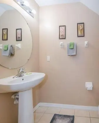 Ev