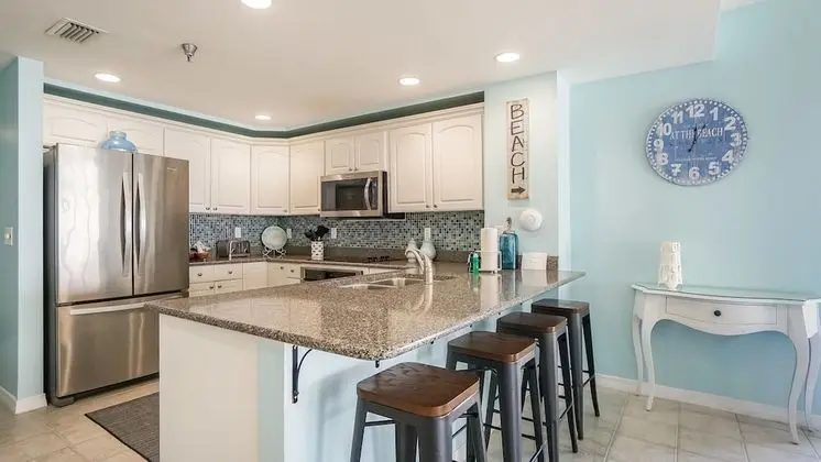 3 Bedrooms Gulf Front Condo, Beach Chairs Included