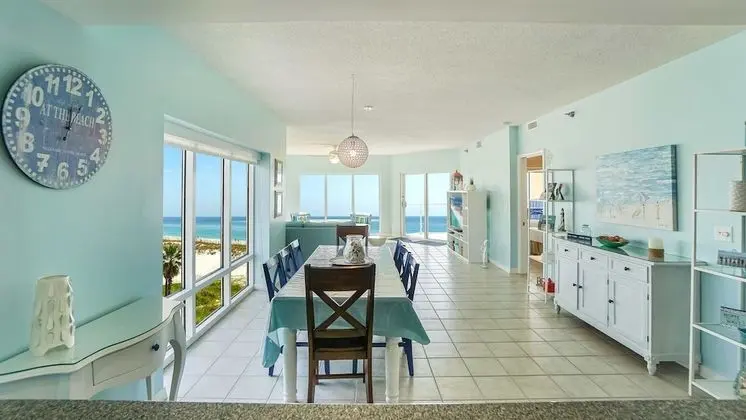 3 Bedrooms Gulf Front Condo, Beach Chairs Included