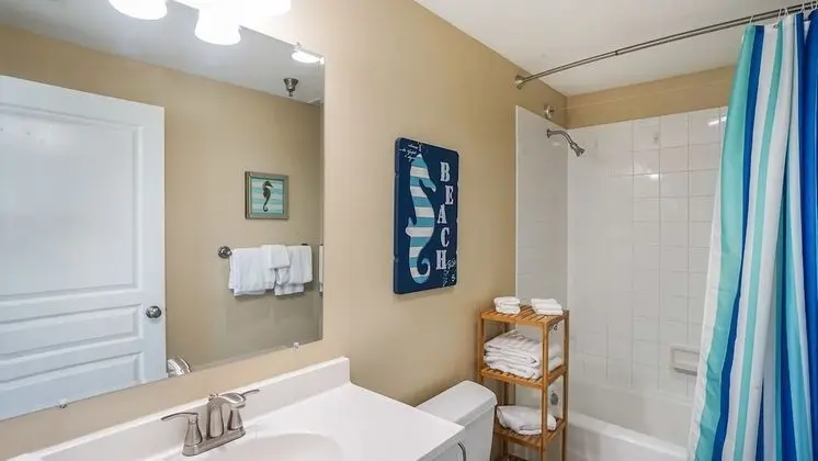 3 Bedrooms Gulf Front Condo, Beach Chairs Included