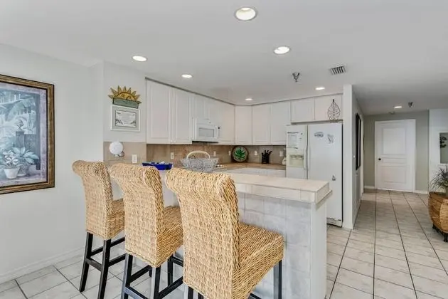 3 Bedrooms Gulf Front Condo, Beach Chairs Included