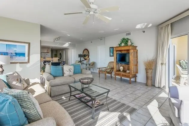 3 Bedrooms Gulf Front Condo, Beach Chairs Included