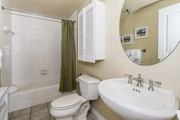 3 Bedrooms Gulf Front Condo, Beach Chairs Included