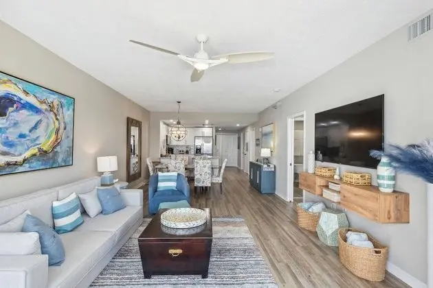 Two Bedroom Gulf Front Condo, Beach Chairs Included