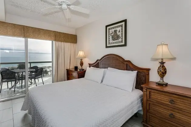 Two Bedroom Gulf Front Condo, Beach Chairs Included