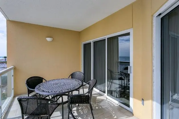 Two Bedroom Gulf Front Condo, Beach Chairs Included