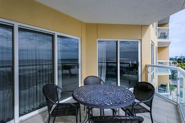 Two Bedroom Gulf Front Condo, Beach Chairs Included