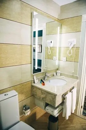 Standard Üç Kişilik Oda