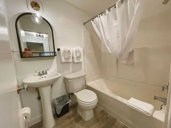 Premium Süit, 2 Büyük (Queen) Boy Yatak, Sigara İçilmez, Küçük Mutfak