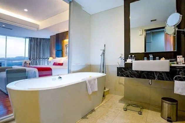 Ocean Suite King Bed