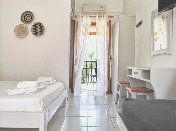 Stüdyo, Bahçe Manzaralı