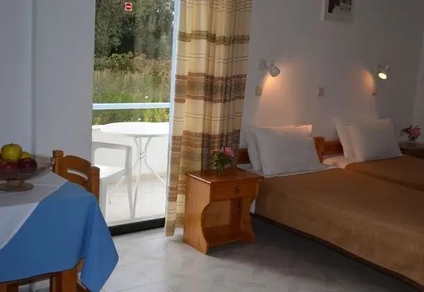 Stüdyo, Engellilere Uygun, Sigara İçilmez